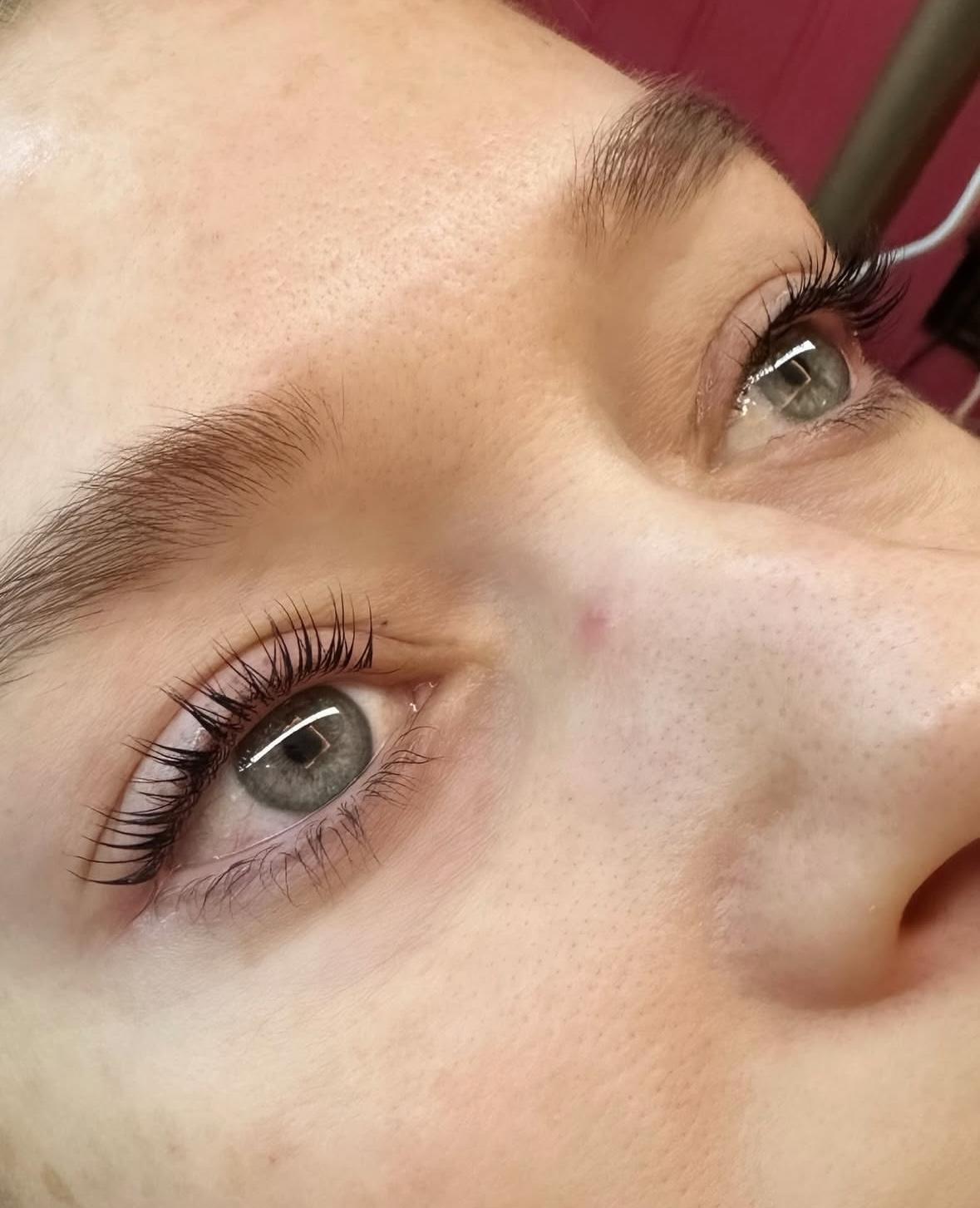 close up of light skinned woman with lashes