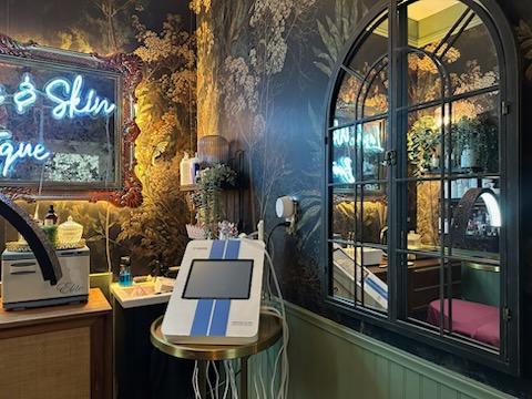 facial treatment room vintage decor